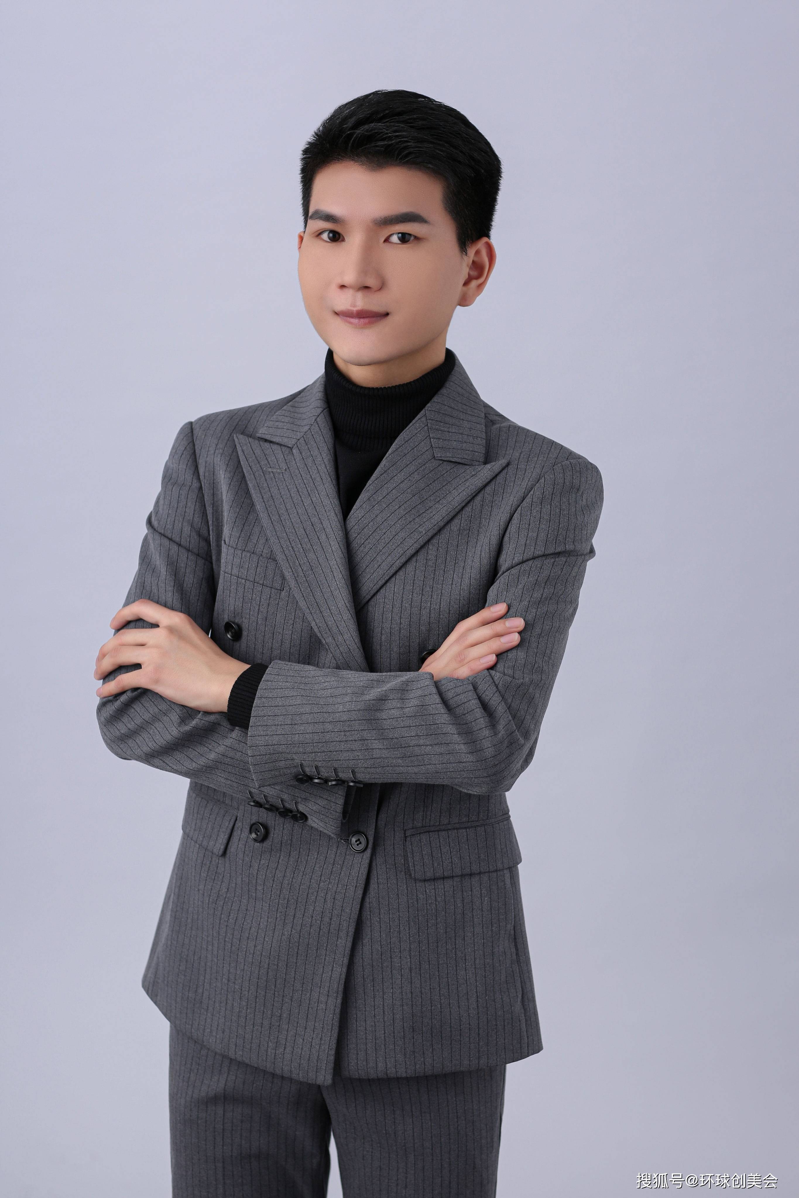 王自菁 视觉与舞美负责人